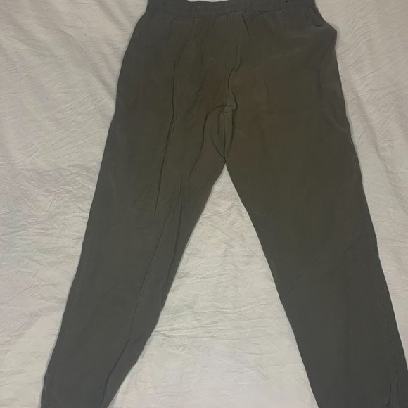 Tahari Lightweight Green Cargo Pant - Picture 2 of 3
